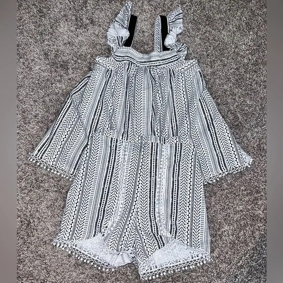 Bonnie Jean size 6 two piece ruffle/tassel outfit black & white - Picture 2 of 7